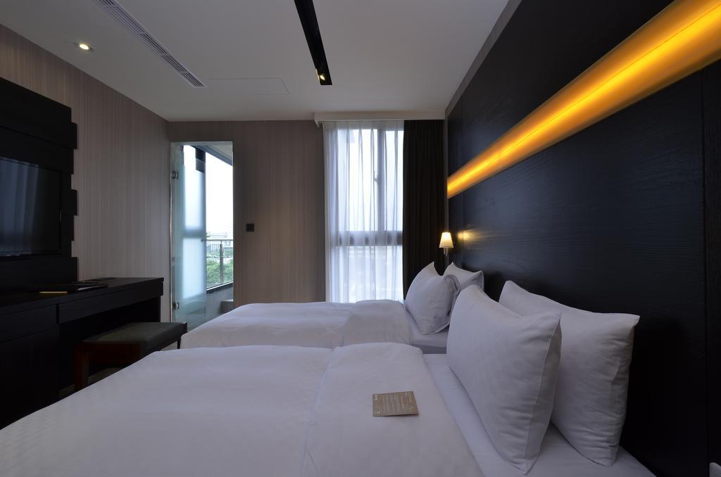 Hotel Cube Tchaj-čung Exteriér fotografie