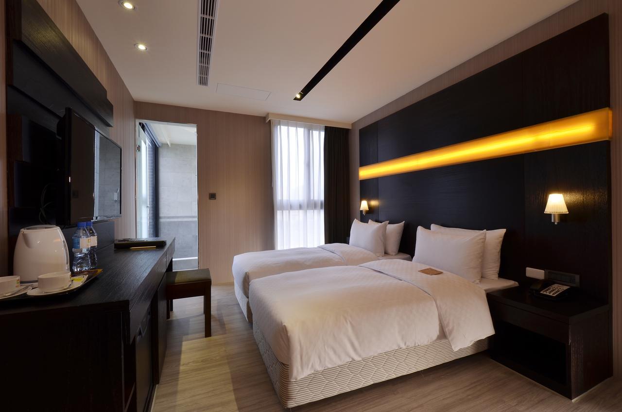 Hotel Cube Tchaj-čung Exteriér fotografie
