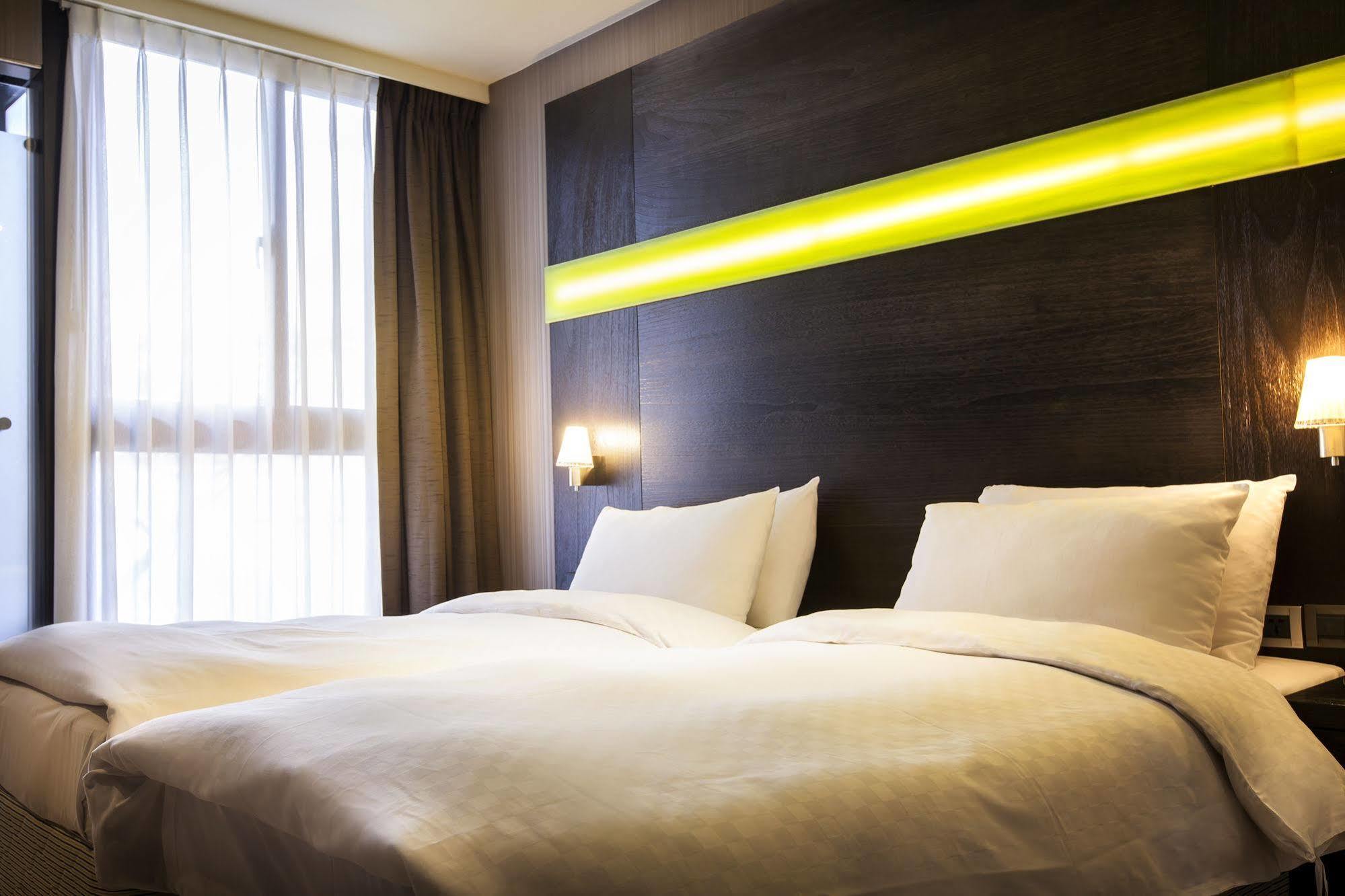 Hotel Cube Tchaj-čung Exteriér fotografie