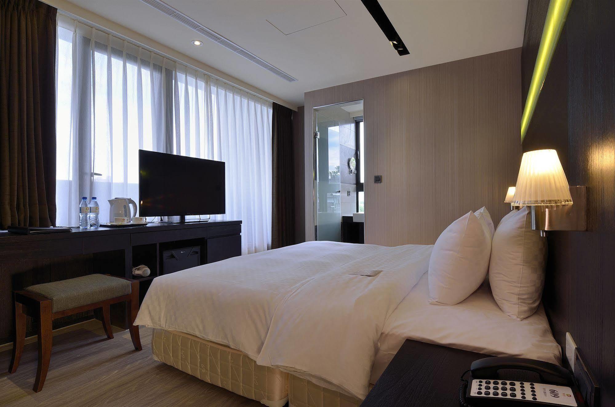 Hotel Cube Tchaj-čung Exteriér fotografie